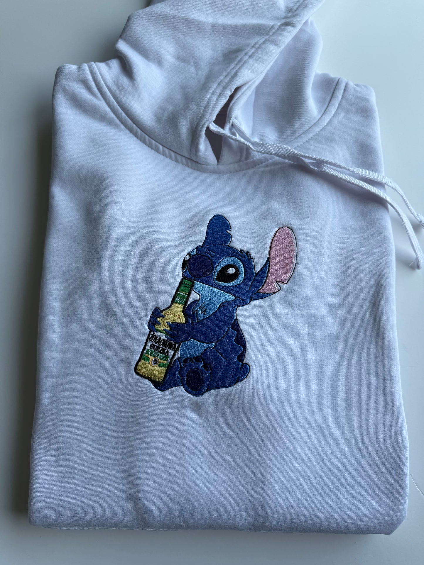 Bluza z haftem Stitcha z Butelką