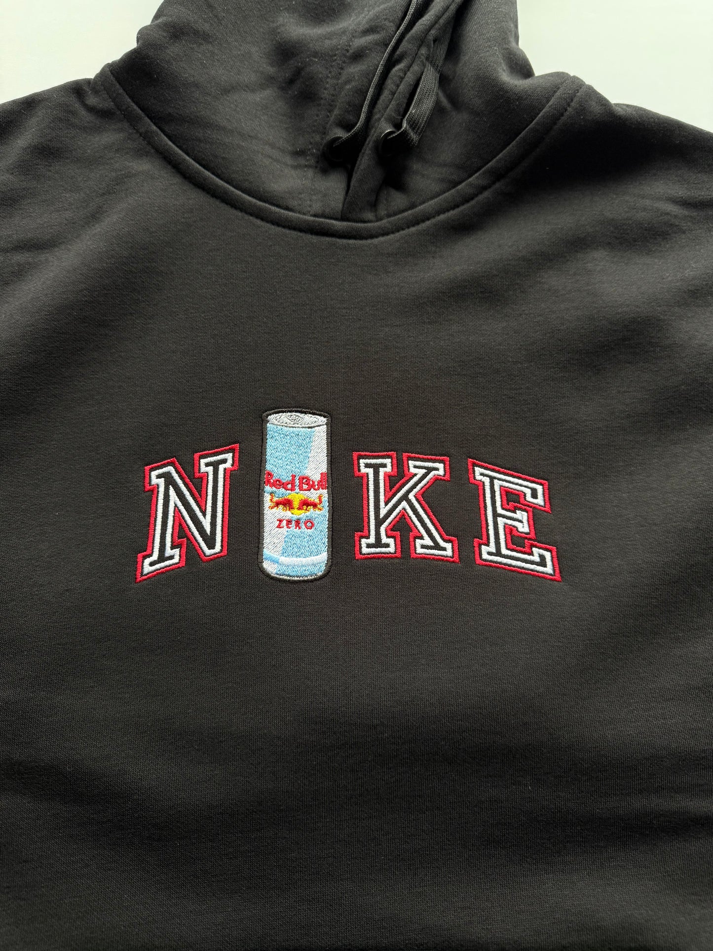 Bluza z haftem Redbulla Zero