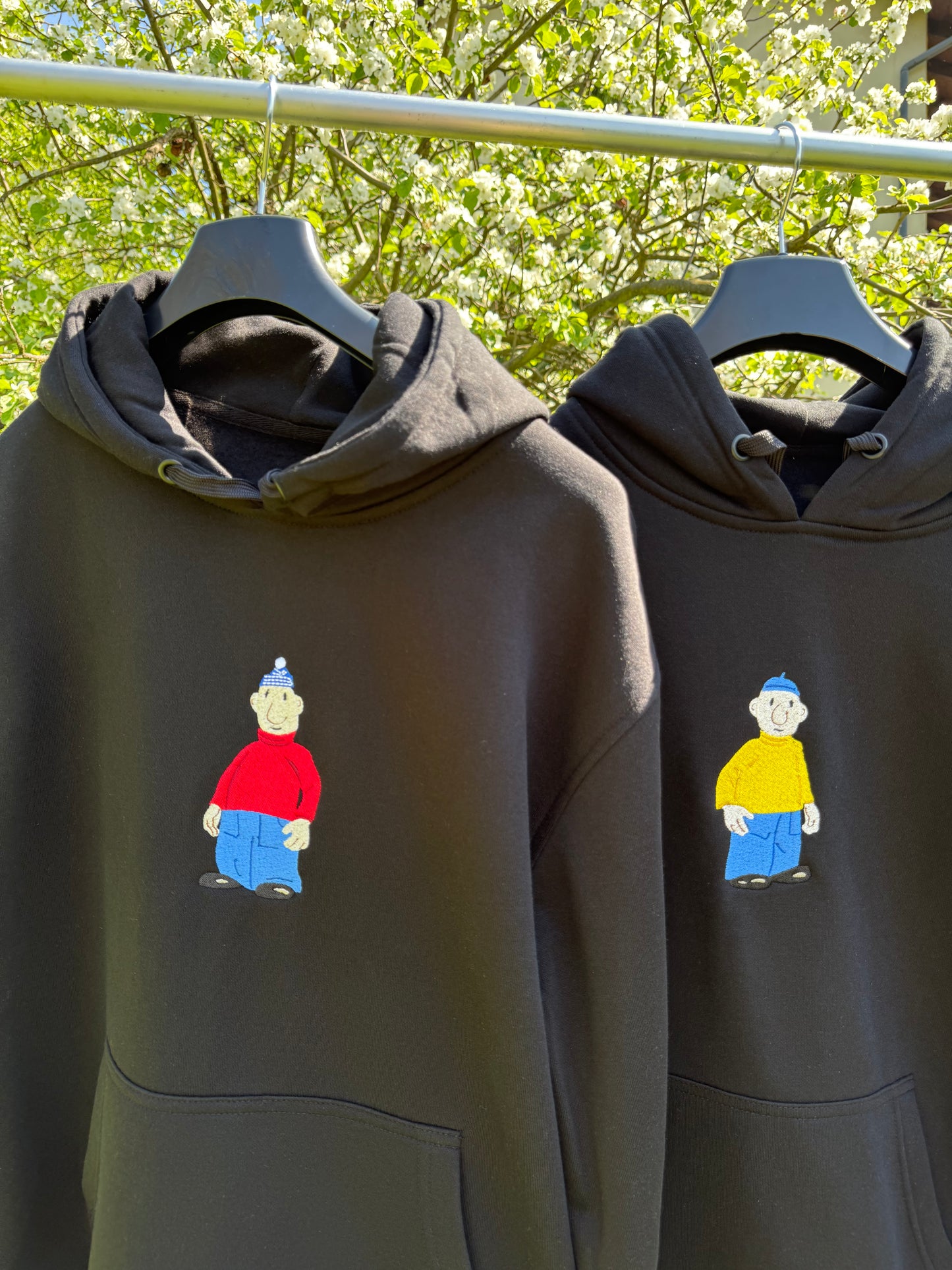 Bluza z haftem jednego z Sąsiadów