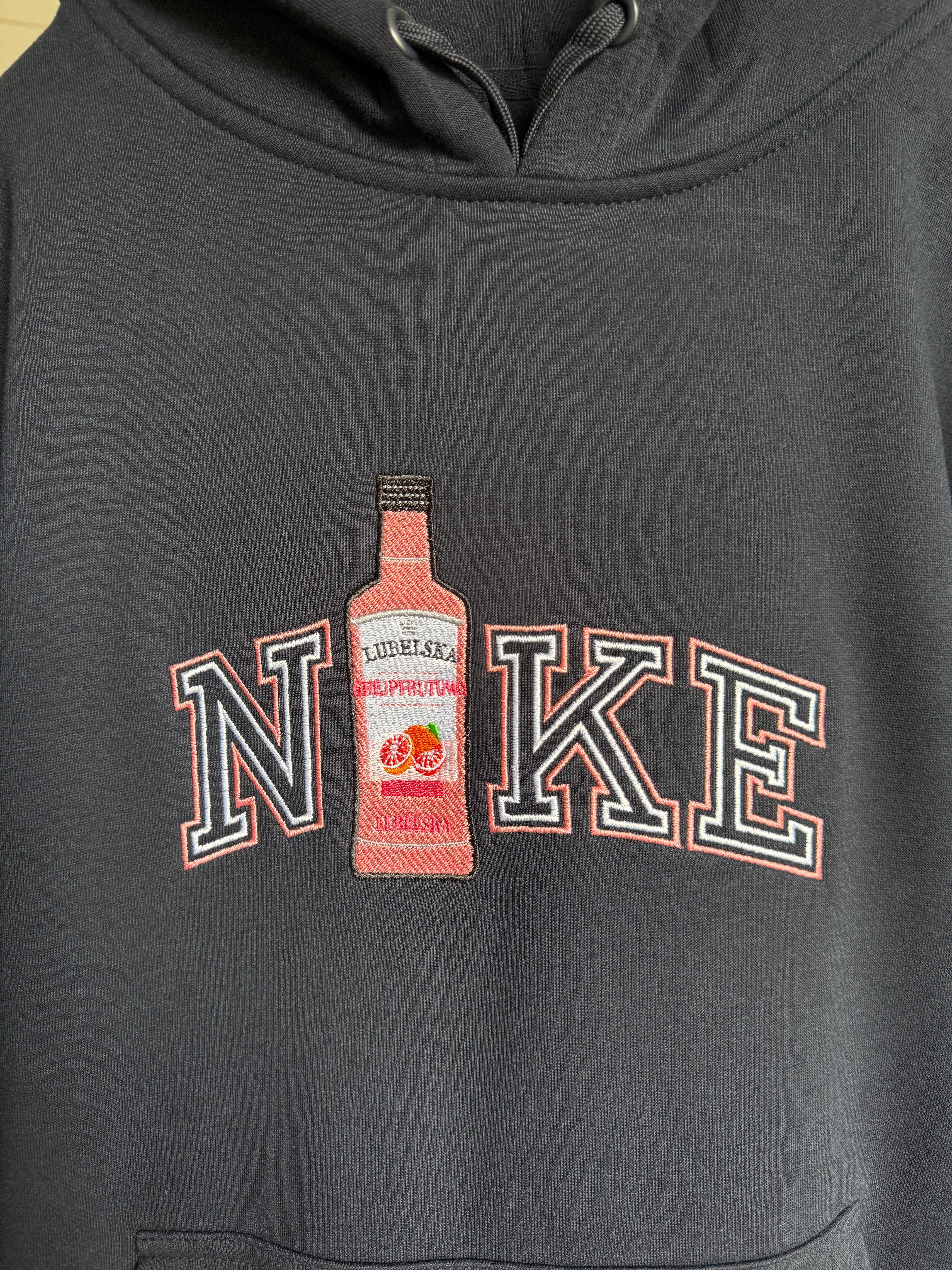 Bluza z haftem butelki Lubelska - CustomClothes.pl