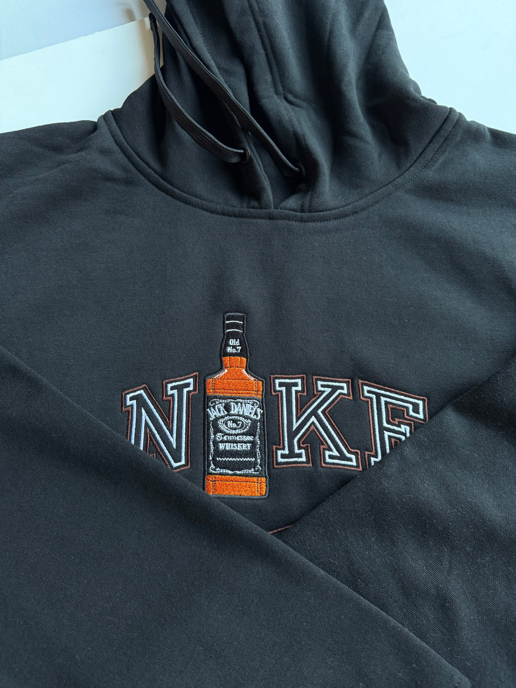 Bluza z haftem butelki Jack Daniels - CustomClothes.pl