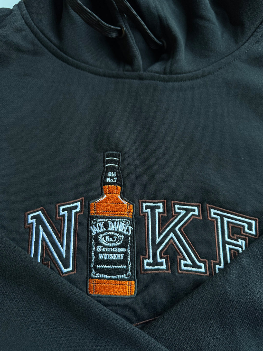 Bluza z haftem butelki Jack Daniels - CustomClothes.pl