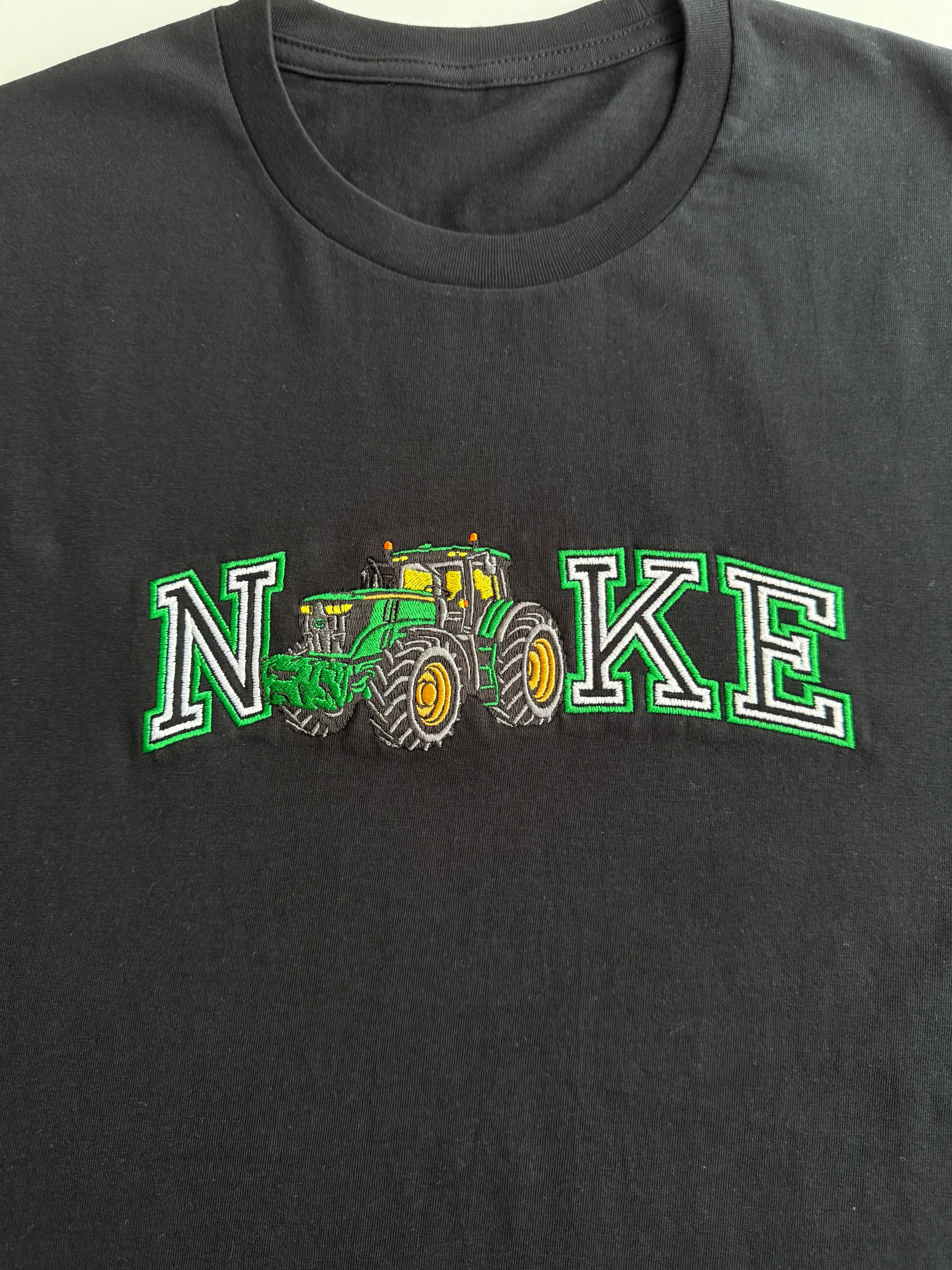 Koszulka z haftem Traktora - CustomClothes.pl