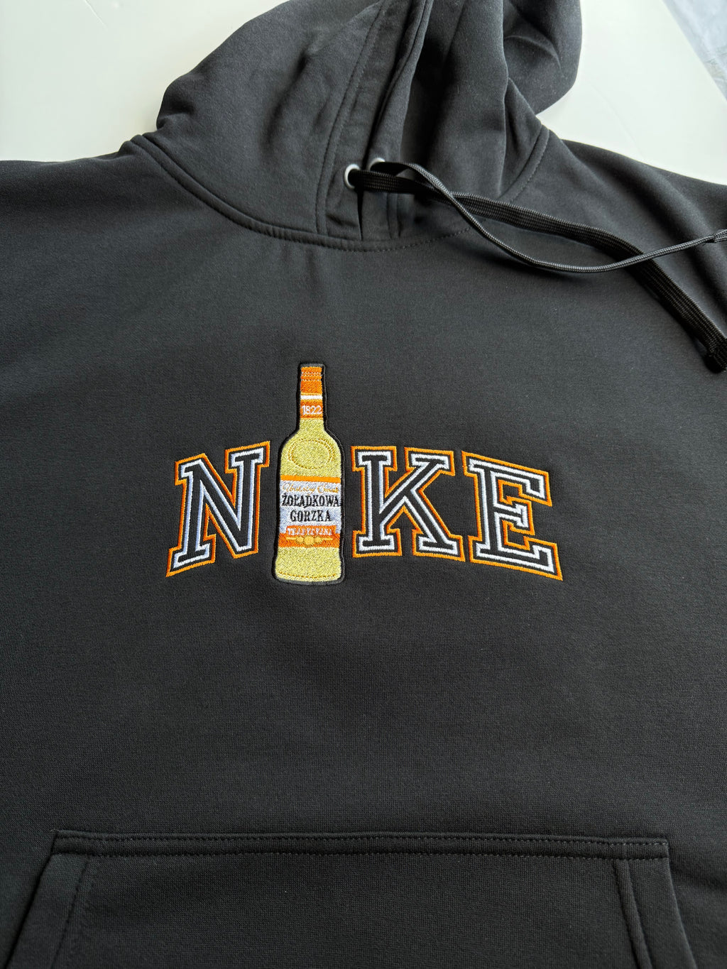 Bluza z haftem Butelki Tradycyjnej - CustomClothes.pl