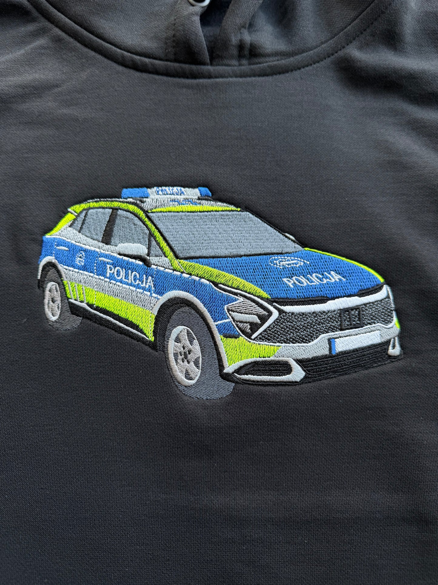 Bluza z haftem auta policji