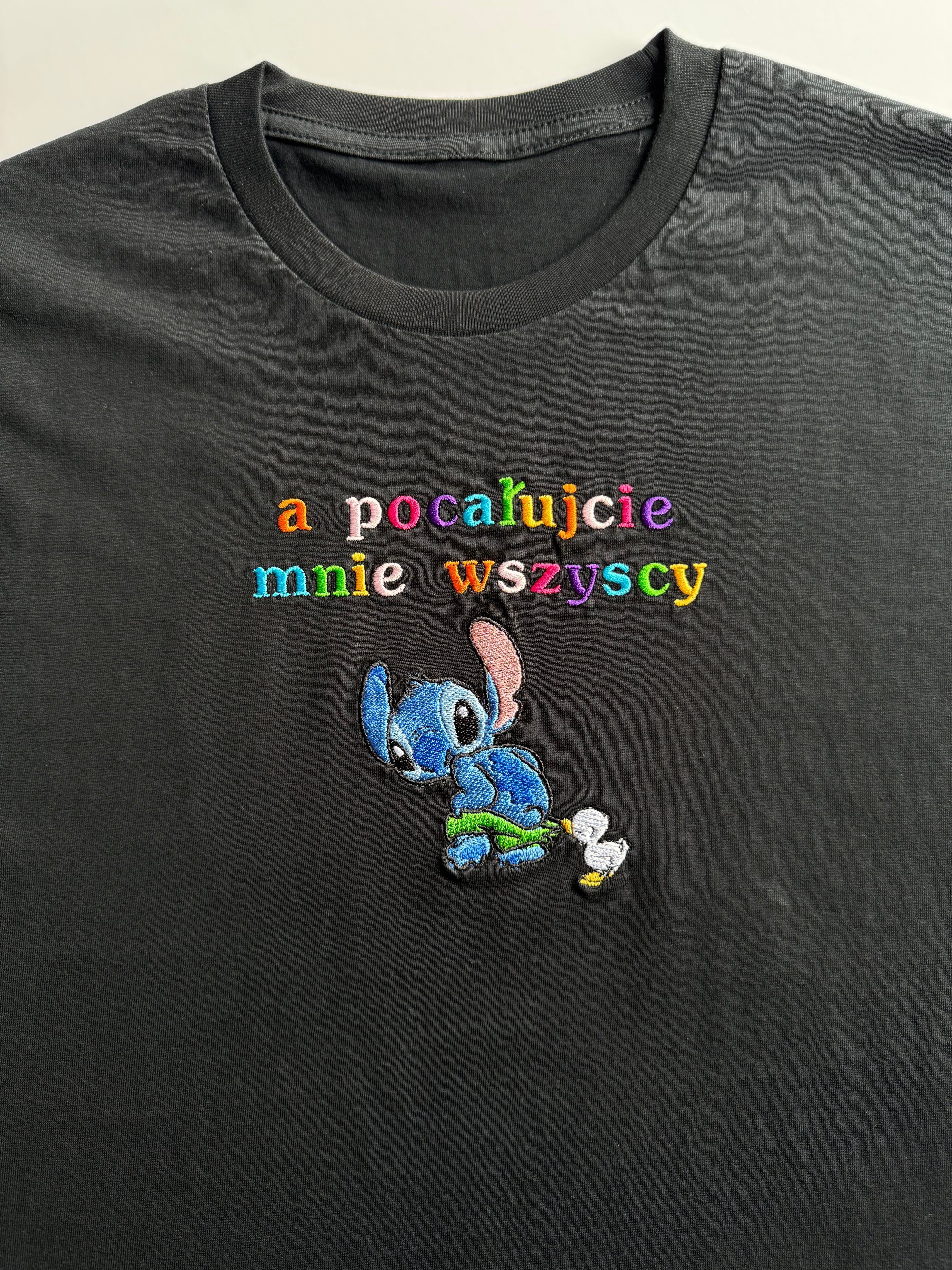 Koszulka z haftem pocałujcie mnie - CustomClothes.pl