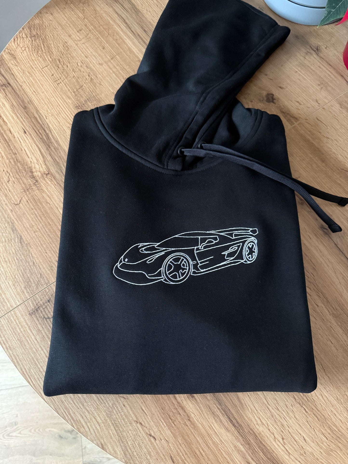 Bluza z haftem Koeningsegg