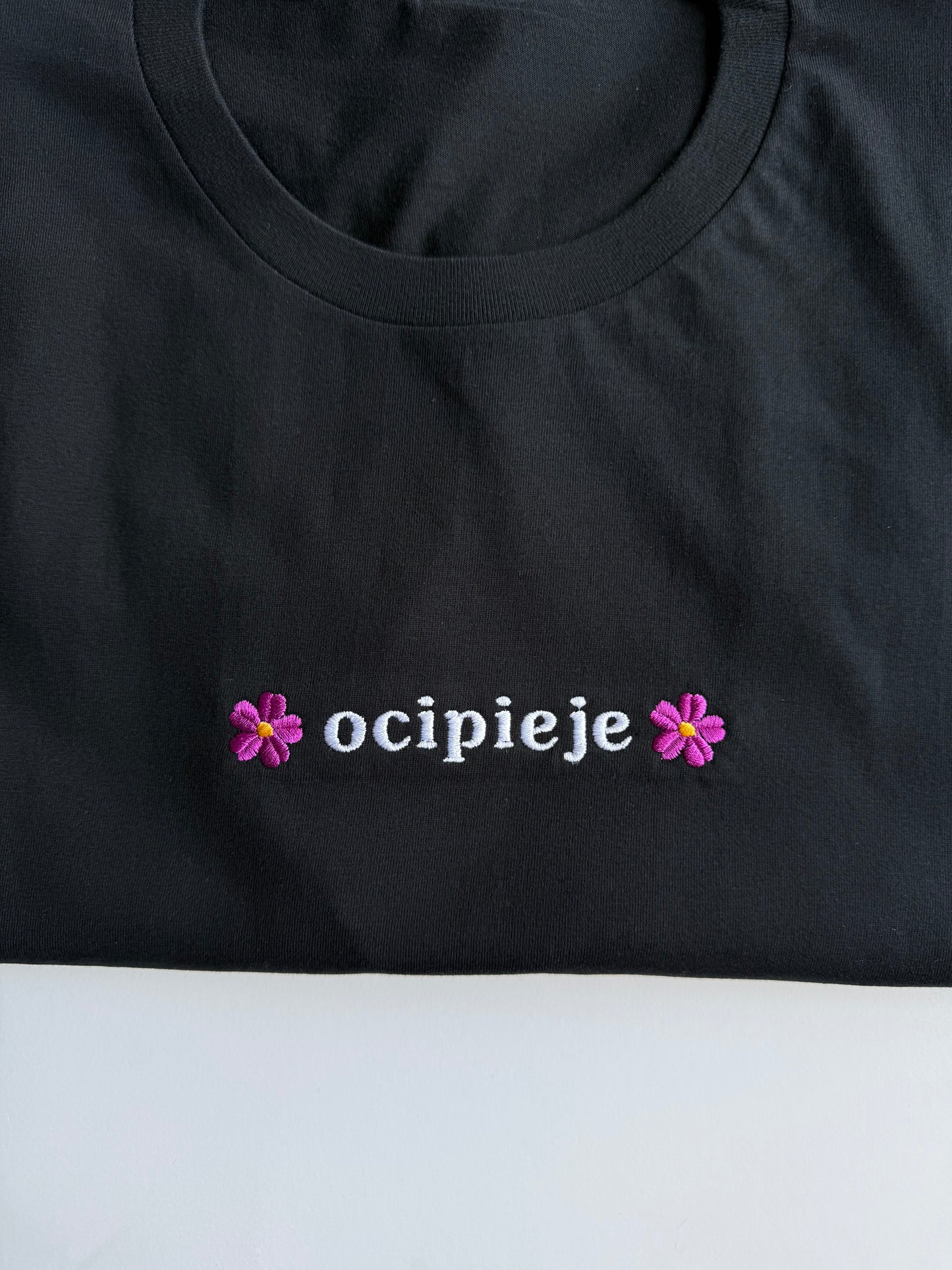 Koszulka z haftem ocipieje