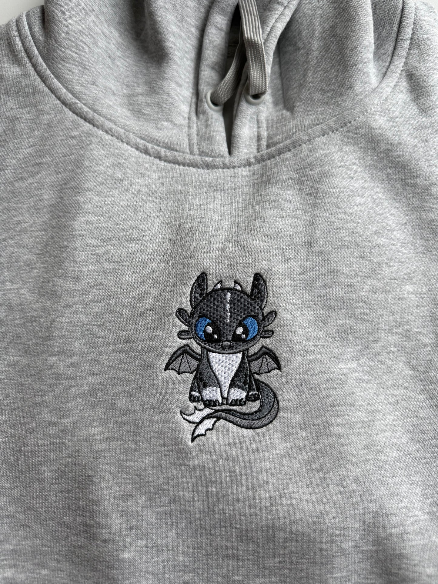 Bluza z haftem Nocnej Furii