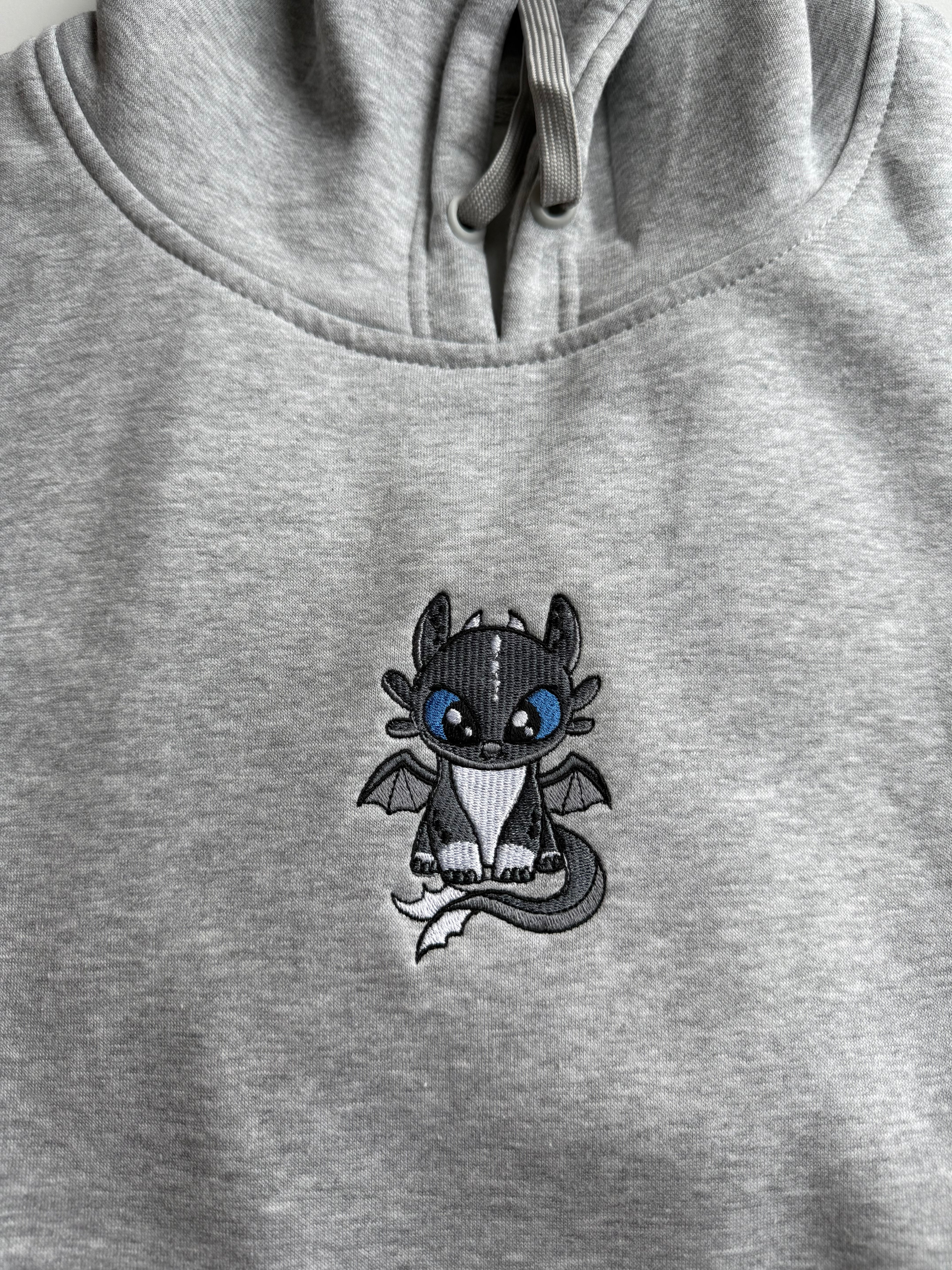 Bluza z haftem Nocnej Furii - CustomClothes.pl