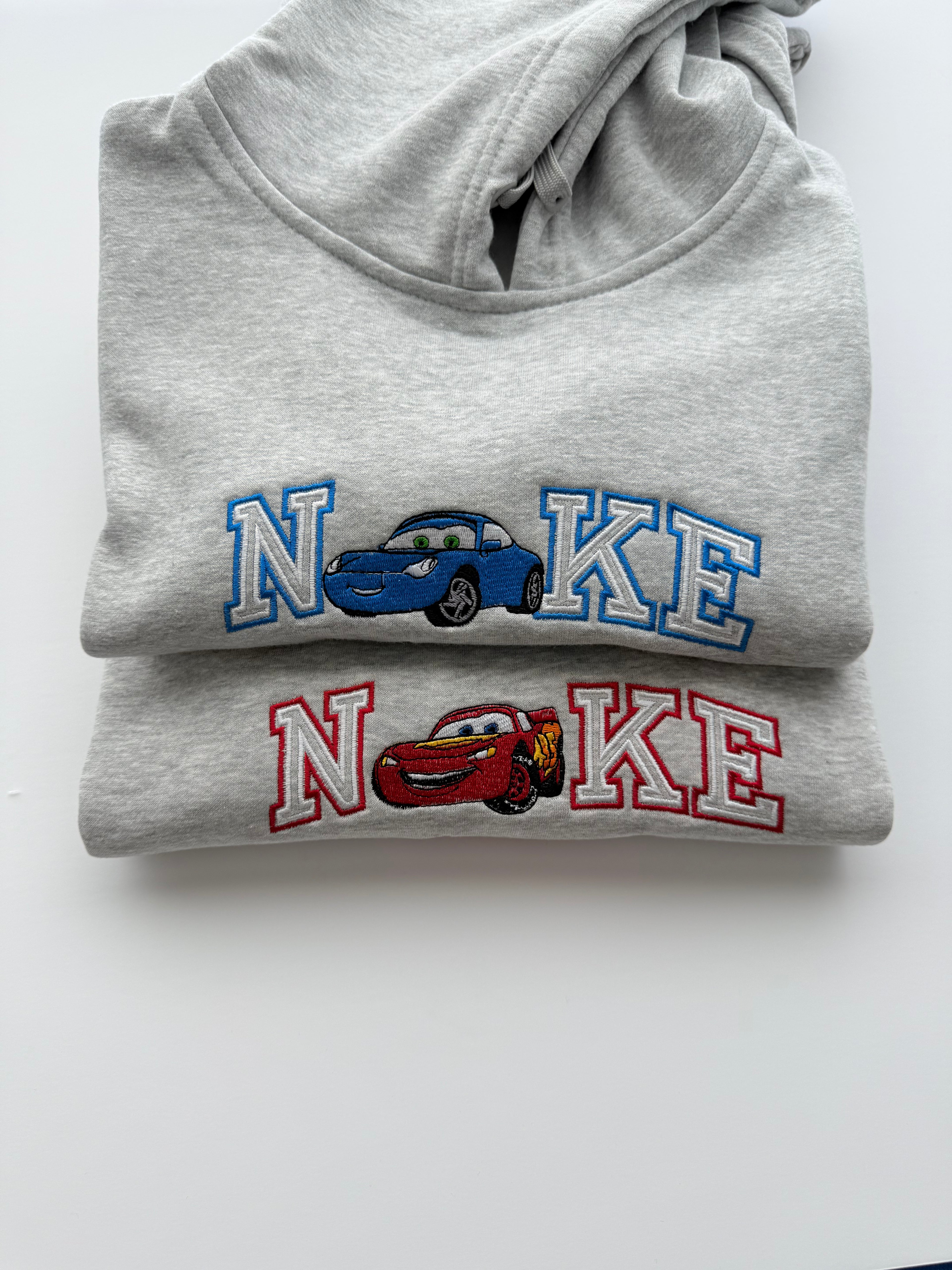 Bluza z haftem Sally - CustomClothes.pl