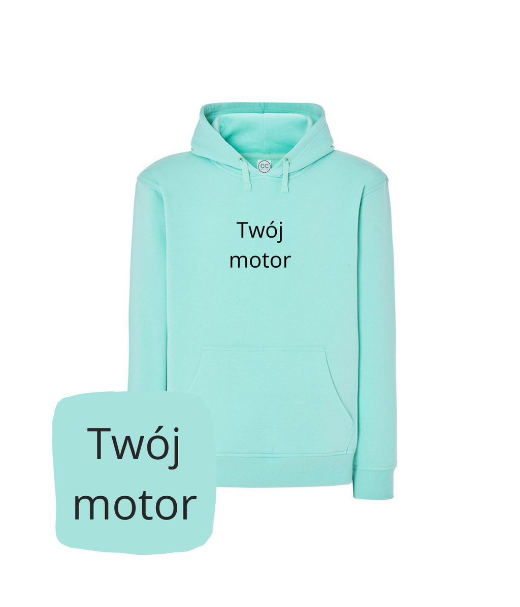Mietowa bluza z kapturem marki CustomClothes.pl z haftem motocykla, idealna dla motocyklisty, widoczna na zdjęciu.