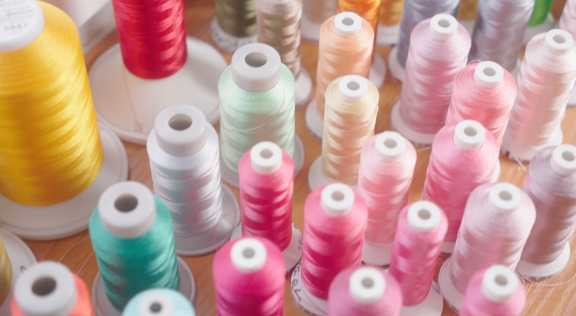 Bluzy z haftem ze zdjęcia — zamów personalizowaną bluzę z haftem