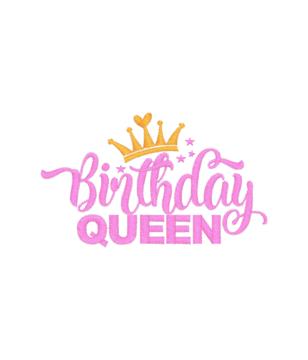 Precyzyjny haft komputerowy na torbie z napisem Birthday Queen, różową czcionką i złotą koroną.