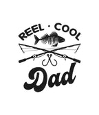 Zbliżenie na haft Reel Cool Dad z motywem wędkarskim - haft komputerowy na bluzie, idealny prezent dla taty
