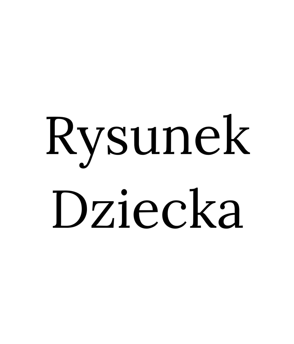 Zbliżenie na haft rysunku dziecka - haft komputerowy na białej bluzie, prezent personalizowany